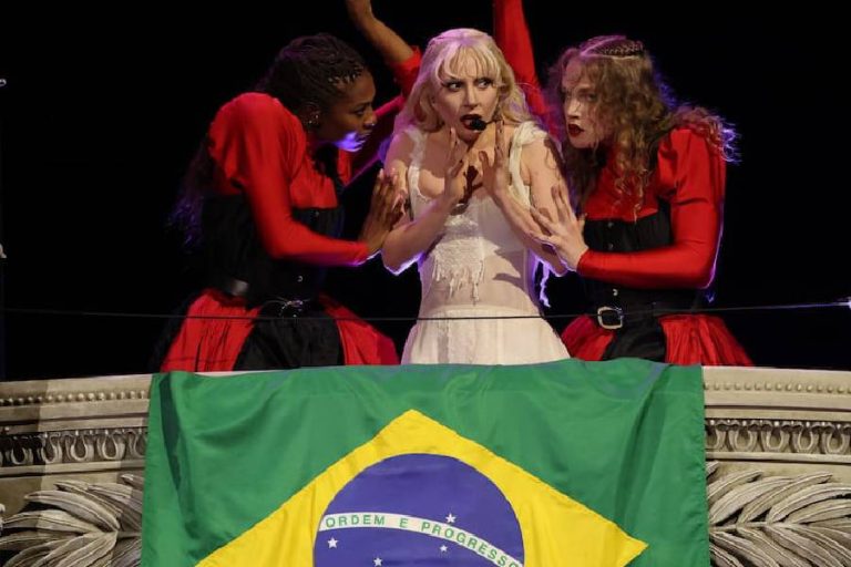 LADY GAGA